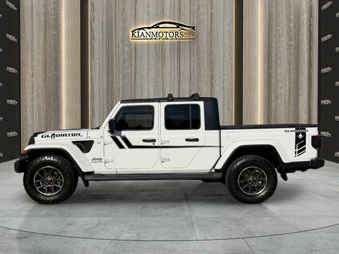 Used 2020 Jeep Gladiator Overland image 4