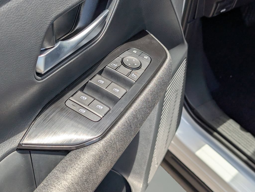 New 2026 Nissan Kicks SV w/ Cold Weather Package FWD image 16