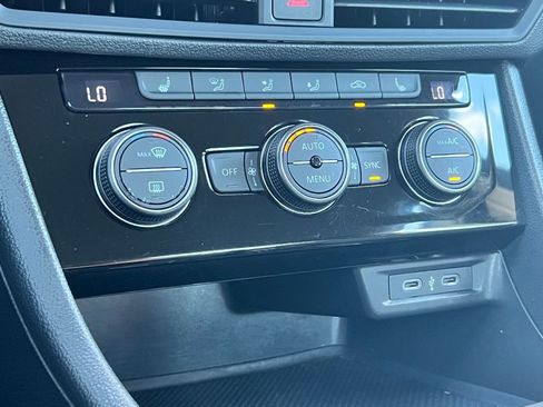 Used 2024 Volkswagen Jetta SE image 23