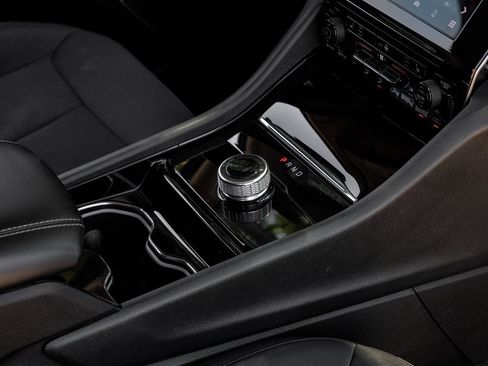 Used 2022 Jeep Grand Cherokee Laredo w/ Luxury Tech Group I image 33