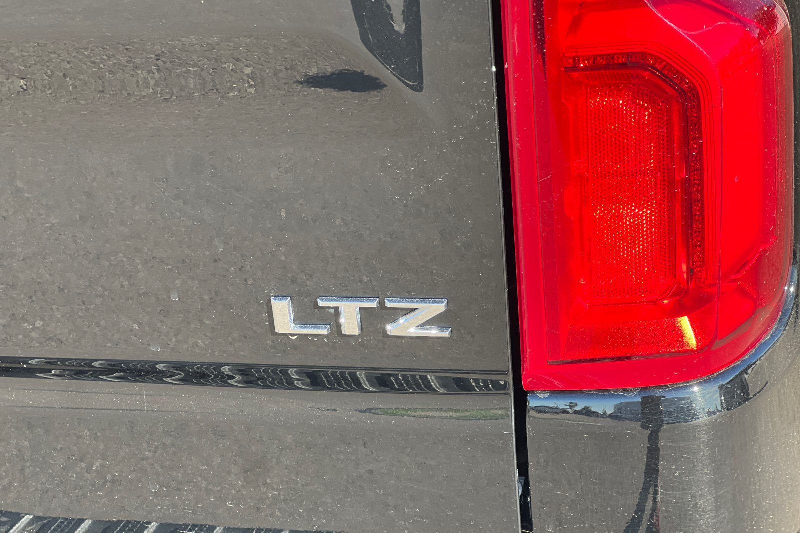 Used 2023 Chevrolet Silverado 1500 LTZ w/ LTZ Premium Package AWD/4WD image 23