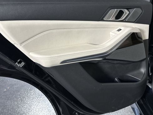 Used 2020 BMW X5 M50i w/ Premium Package AWD/4WD image 30