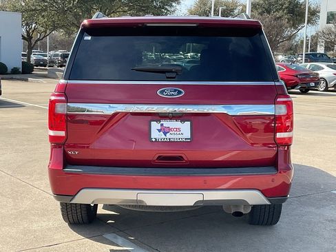 Used 2019 Ford Expedition XLT w/ Equipment Group 202A image 6