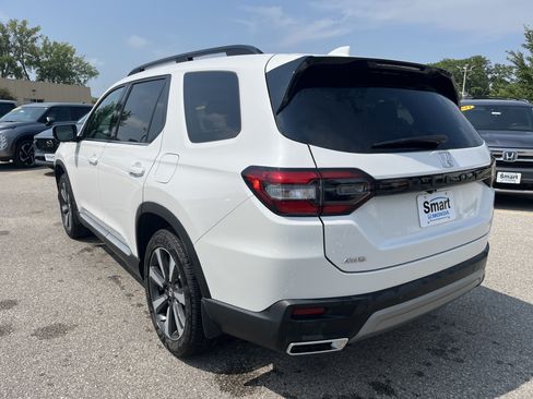 Used 2025 Honda Pilot Elite image 6