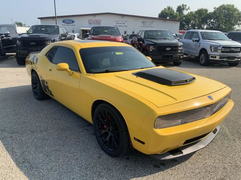 Used 2010 Dodge Challenger SRT8 w/ SRT Option Group II RWD image 2