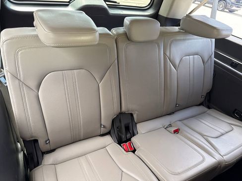 Used 2021 Ford Expedition Max Limited RWD image 25