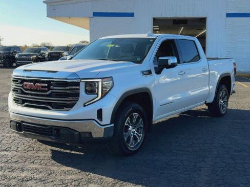 Certified 2023 GMC Sierra 1500 SLT w/ Max Trailering Package image 4