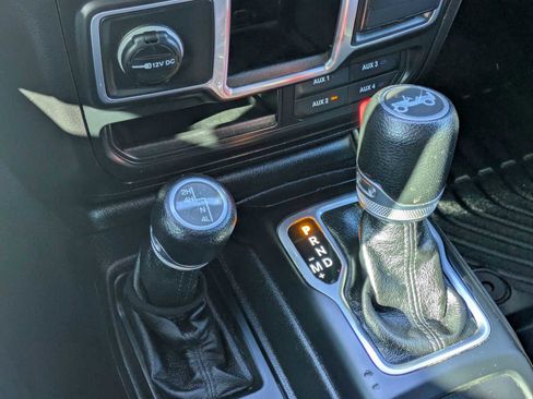 Used 2018 Jeep Wrangler Unlimited Sport AWD/4WD image 29