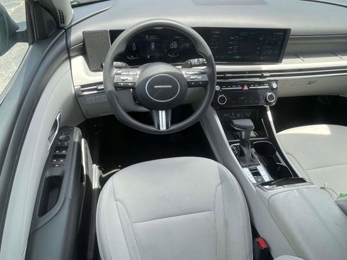 Used 2025 Hyundai Tucson SEL FWD image 11