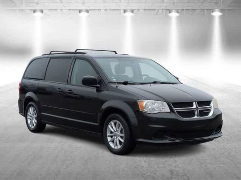 Used 2014 Dodge Grand Caravan SXT FWD image 2