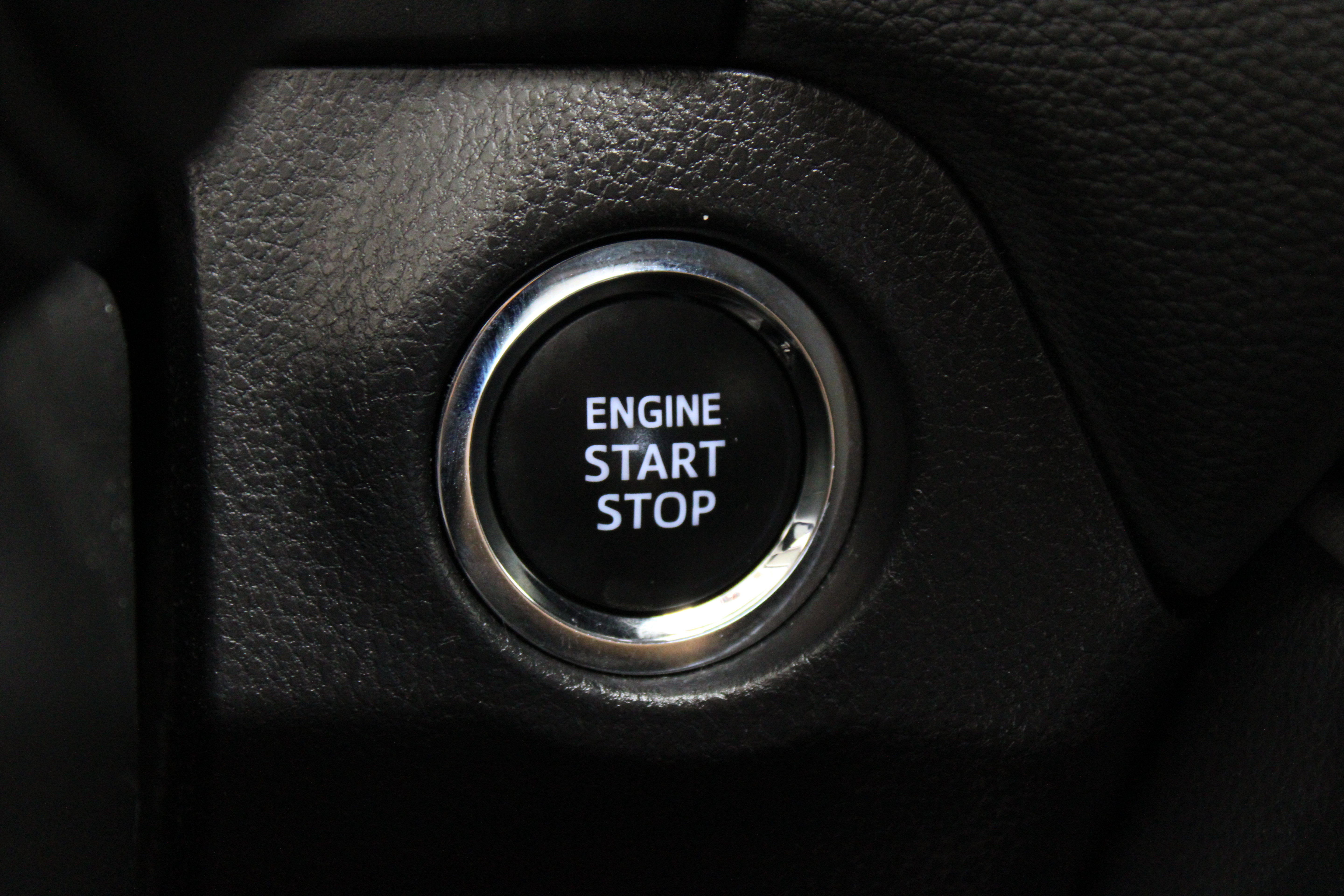 Used 2025 Toyota RAV4 XLE FWD image 18