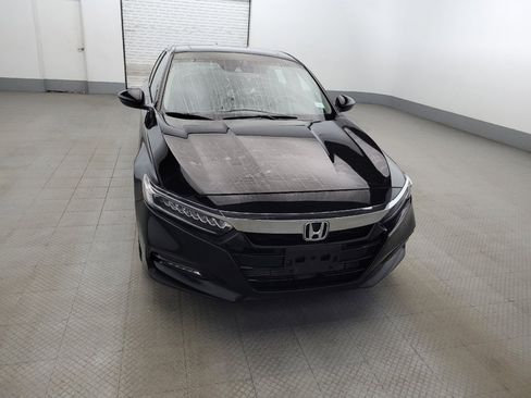 Used 2018 Honda Accord Touring image 14