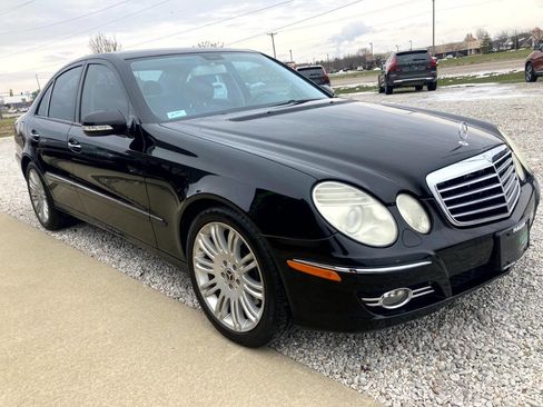 Used 2008 Mercedes-Benz E 350 4MATIC Sedan image 4