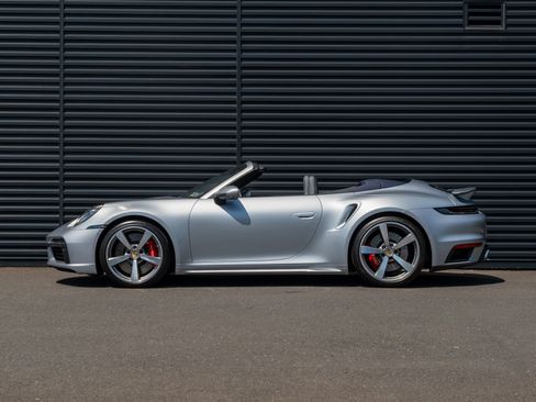 Certified 2022 Porsche 911 Turbo AWD/4WD image 2