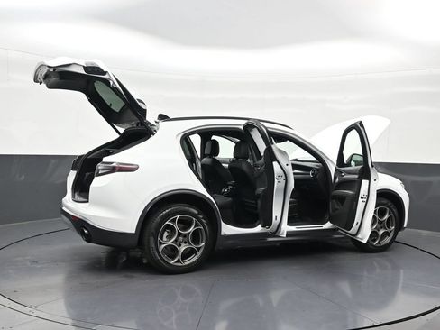 Used 2024 Alfa Romeo Stelvio Ti AWD/4WD image 31