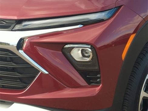 Used 2025 Chevrolet TrailBlazer LT image 9