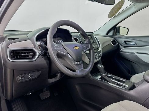 Used 2019 Chevrolet Equinox LS w/ LS Convenience Package image 9