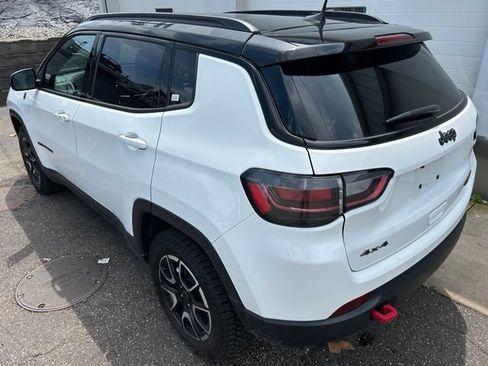 Certified 2025 Jeep Compass Trailhawk w/ Trailhawk Elite Group AWD/4WD image 4