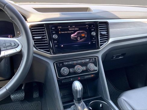 Certified 2023 Volkswagen Atlas Cross Sport SE w/ Panoramic Sunroof Package AWD/4WD image 6