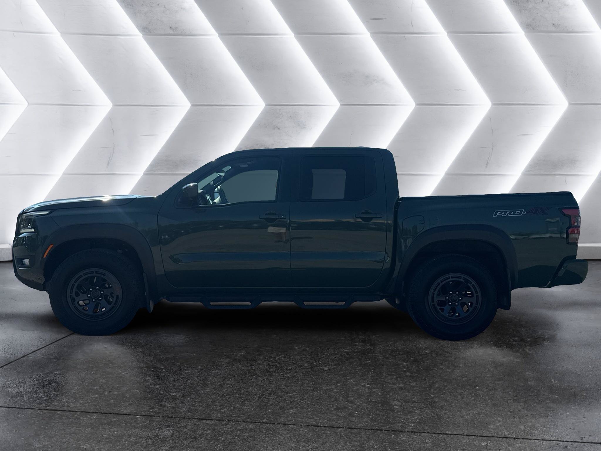 Used 2025 Nissan Frontier PRO-4X w/ Pro Convenience Package AWD/4WD image 4
