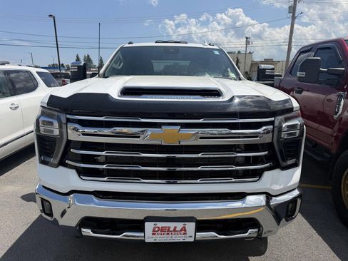 Used 2024 Chevrolet Silverado 3500 LTZ w/ LTZ Convenience Package AWD/4WD image 2