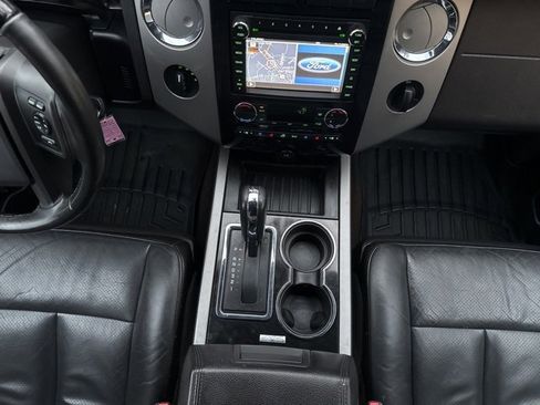 Used 2013 Ford Expedition Limited image 31