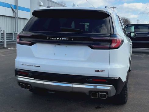 Used 2024 GMC Acadia Denali image 3