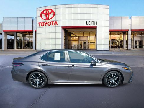 Used 2023 Toyota Camry SE w/ Audio Upgrade Package image 7