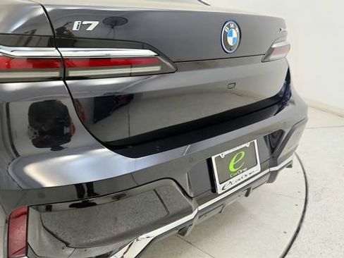 Used 2025 BMW i7 xDrive60 AWD/4WD image 26