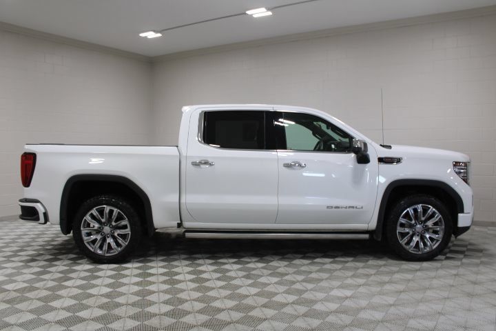 Used 2023 GMC Sierra 1500 Denali w/ Denali Reserve Package AWD/4WD image 13