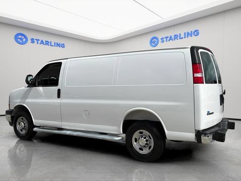 Used 2025 Chevrolet Express 2500 w/ Driver Convenience Package RWD image 5