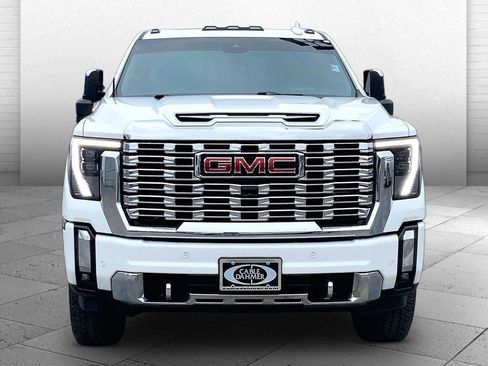 Used 2024 GMC Sierra 2500 Denali w/ Denali Reserve Package AWD/4WD image 2