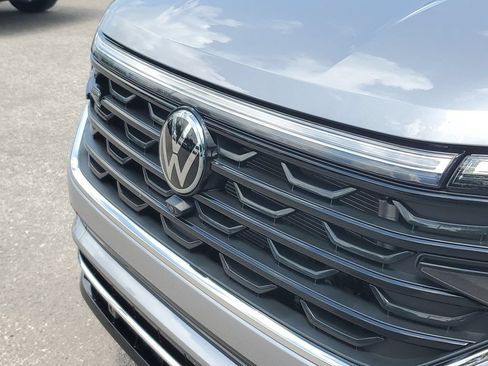 Certified 2024 Volkswagen Atlas Cross Sport SEL Premium R-Line AWD/4WD image 11