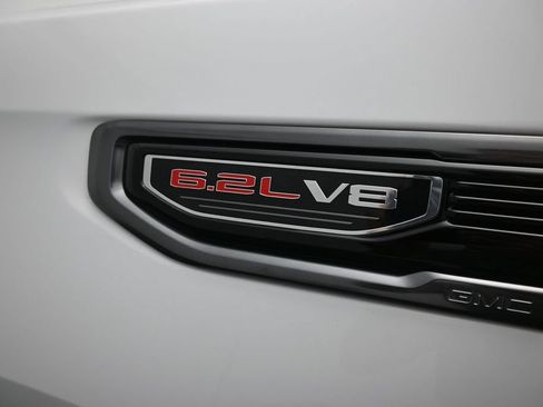 Used 2021 GMC Sierra 1500 AT4 w/ AT4 Premium Package AWD/4WD image 11