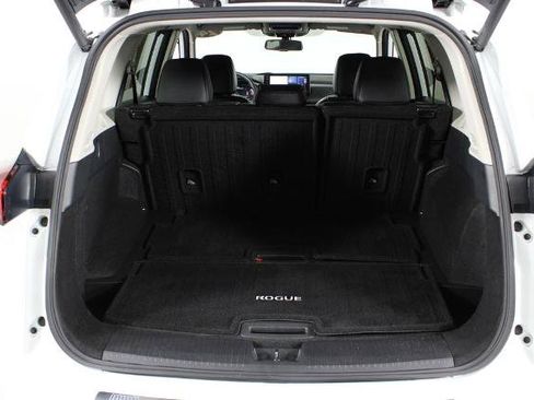 Certified 2024 Nissan Rogue SL FWD image 18
