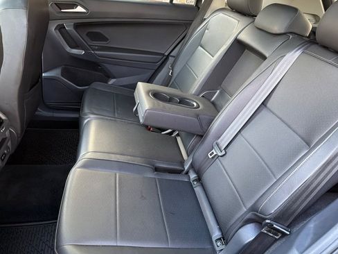Used 2020 Volkswagen Tiguan SE w/ Panoramic Sunroof Package image 13