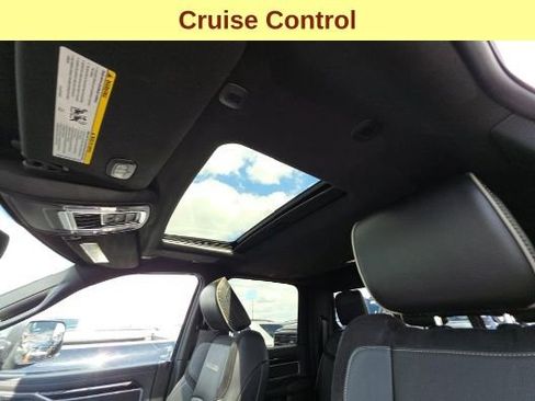 Used 2022 RAM 2500 Laramie w/ Night Edition AWD/4WD image 11