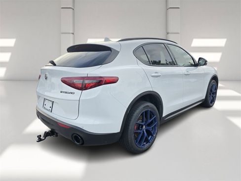 Used 2019 Alfa Romeo Stelvio w/ Nero Edizione image 4