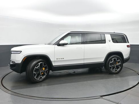 Used 2024 Rivian R1S Adventure AWD/4WD image 6