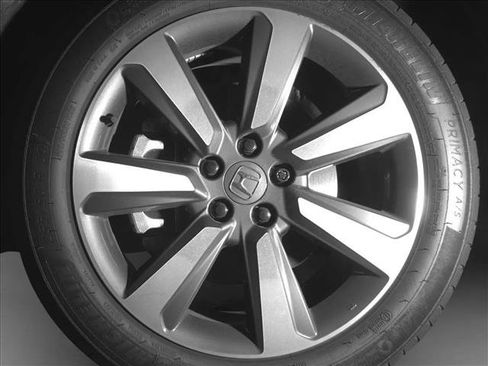 Certified 2025 Honda Pilot Touring image 10