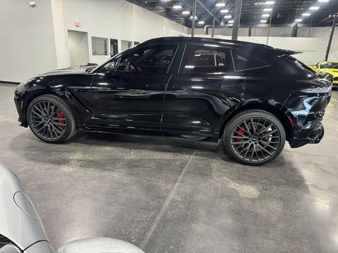 Used 2023 Aston Martin DBX 707 image 24