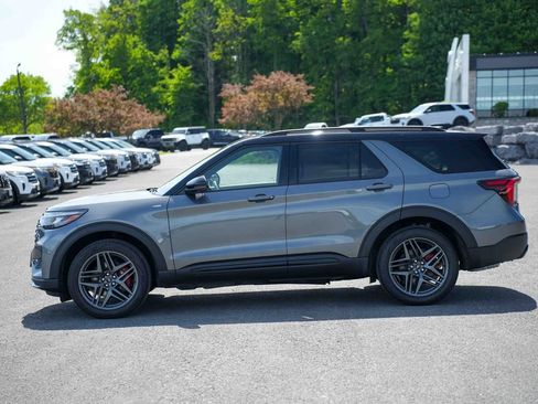 Used 2025 Ford Explorer ST-Line w/ Premium Package AWD/4WD image 8