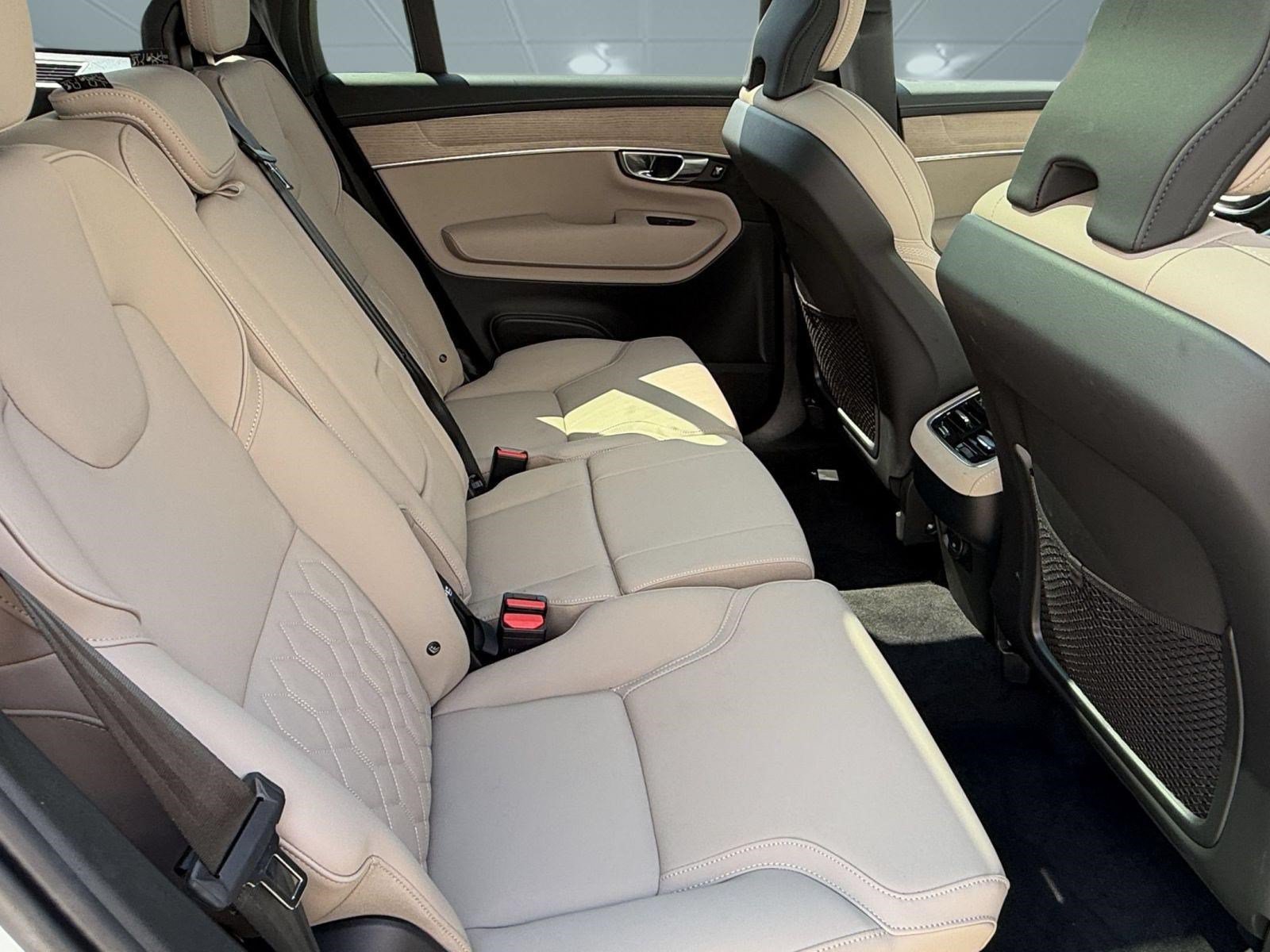 Certified 2026 Volvo XC90 B6 Plus AWD/4WD image 30
