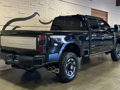 Used 2024 Ford F350 Platinum w/ Tremor Off-Road Package AWD/4WD image 4