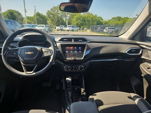 Used 2023 Chevrolet TrailBlazer LT w/ Convenience Package FWD image 13