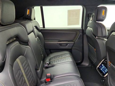 Used 2025 Rivian R1S Adventure AWD/4WD image 25