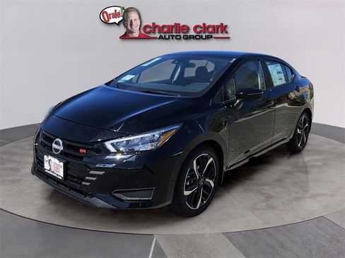 New 2025 Nissan Versa SR w/ Trunk Package image 2