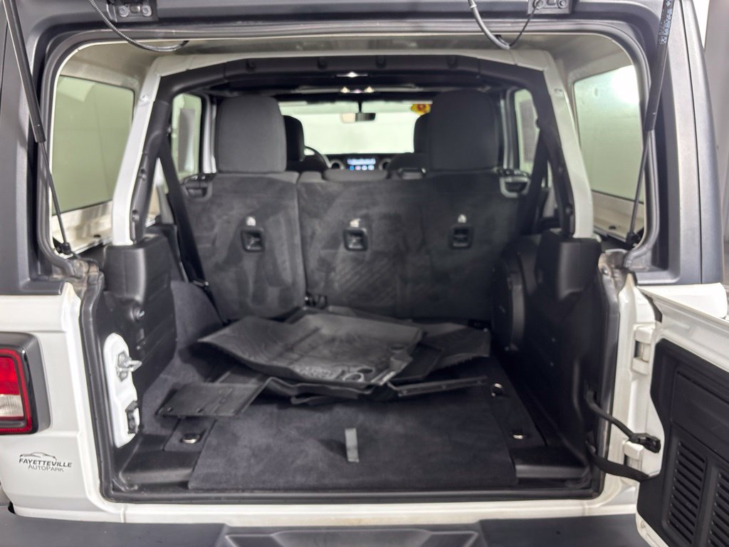 Used 2019 Jeep Wrangler Unlimited Sahara AWD/4WD image 8