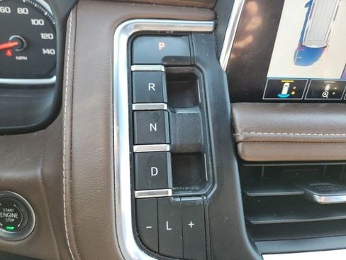 Used 2021 Chevrolet Suburban High Country w/ Premium Package image 15