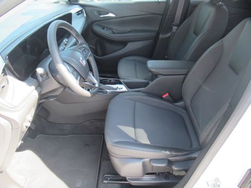 Used 2024 Buick Encore GX Preferred FWD image 17